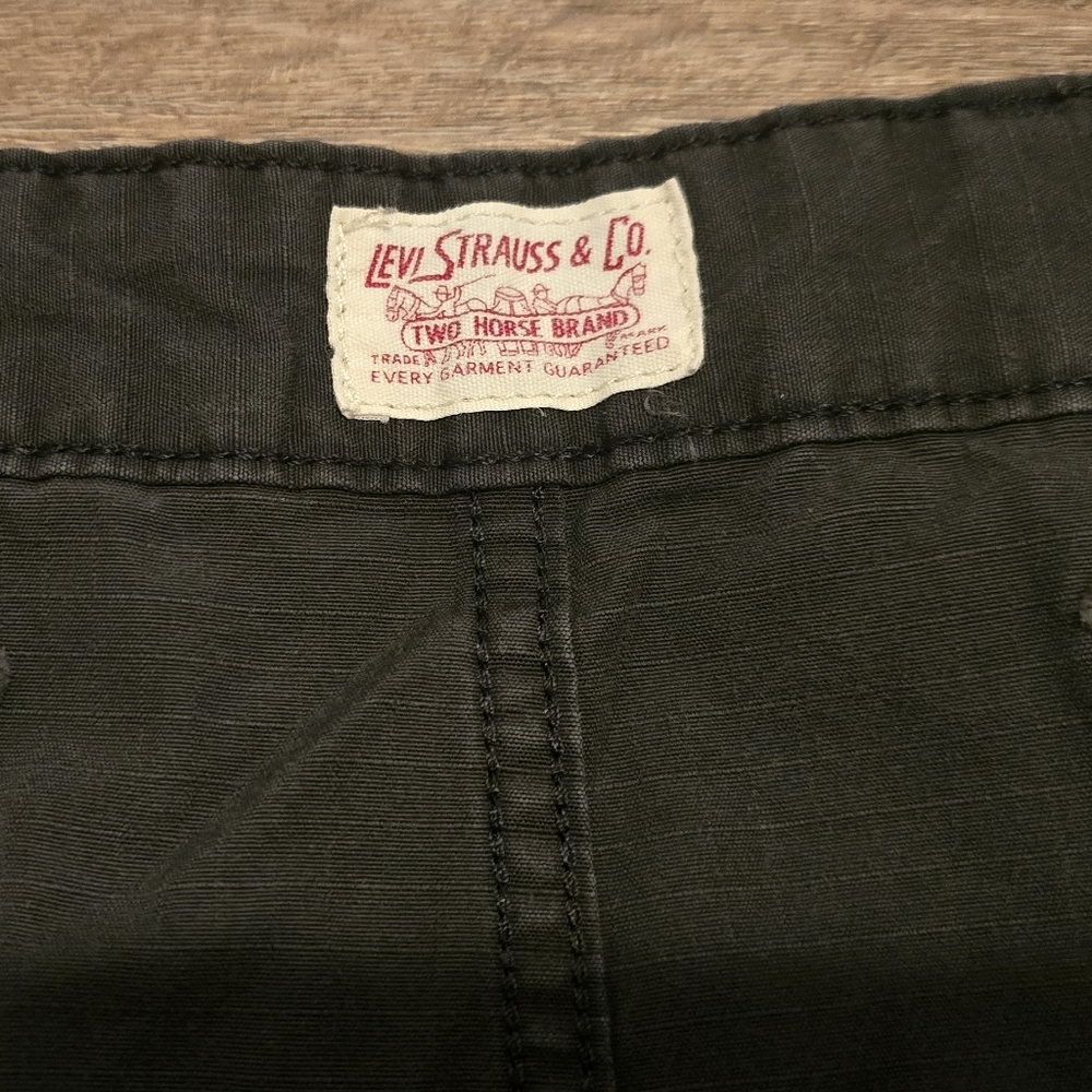 Levi Strauss & Co. Cargo Shorts Size 46 - Picture 3 of 6